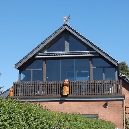 Fewo Mit Balkon, Zimmermann Apartment Strasen Bagian luar foto